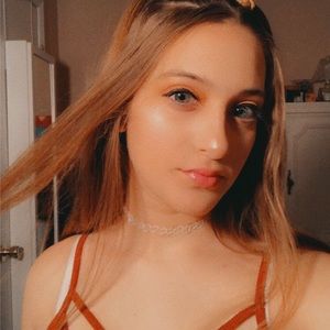 Meet your Posher, Anjolie